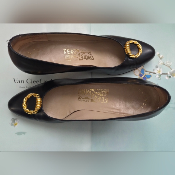 Salvatore Ferragamo Black Pumps with Gold Ring Detail - Picture 7 of 9